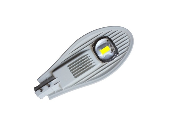 220ボルト50WはLEDの街灯のコブラの頭部2700K-7000Kの穂軸の破片を防水します