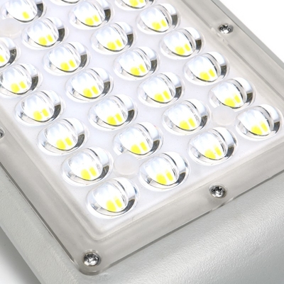 50ワットSMD LEDの街灯の屋外IP65ハイウェーの道ランプ保証5年の
