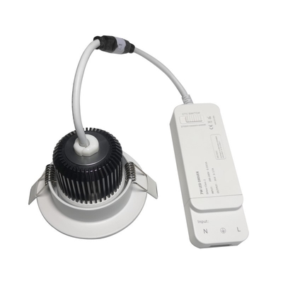 薄暗くなる38/60°ビーム角スマートなLED Downlights 8w/調節可能な色温度
