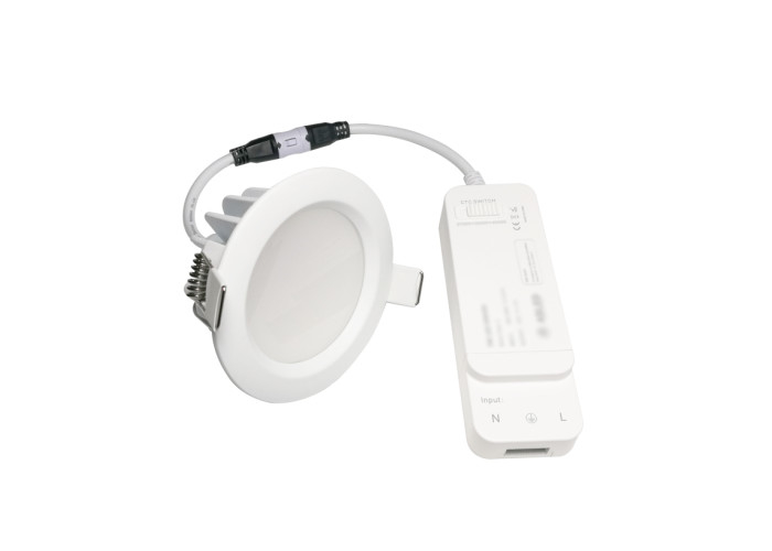 9Wはスマートな導かれたDownlights CCT表面によって取付けられるAC 200-240V速いコネクターを防水します